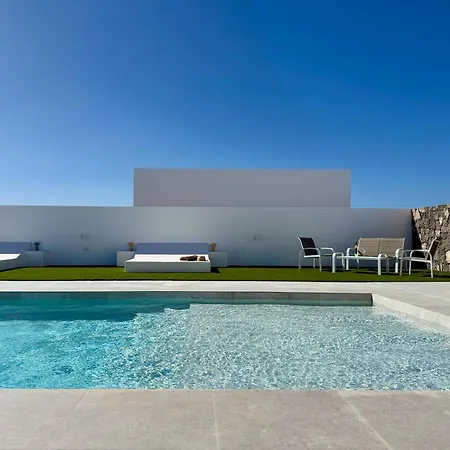 Canaryislandshost I Calma Villa Teguise (Lanzarote)