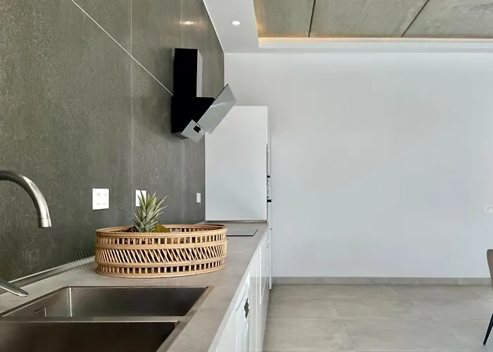 Canaryislandshost I Calma * Teguise (Lanzarote)